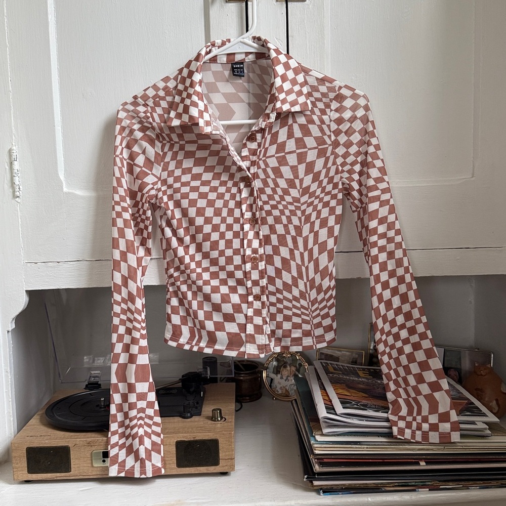 SHEIN Tan and White Geometric Shirt